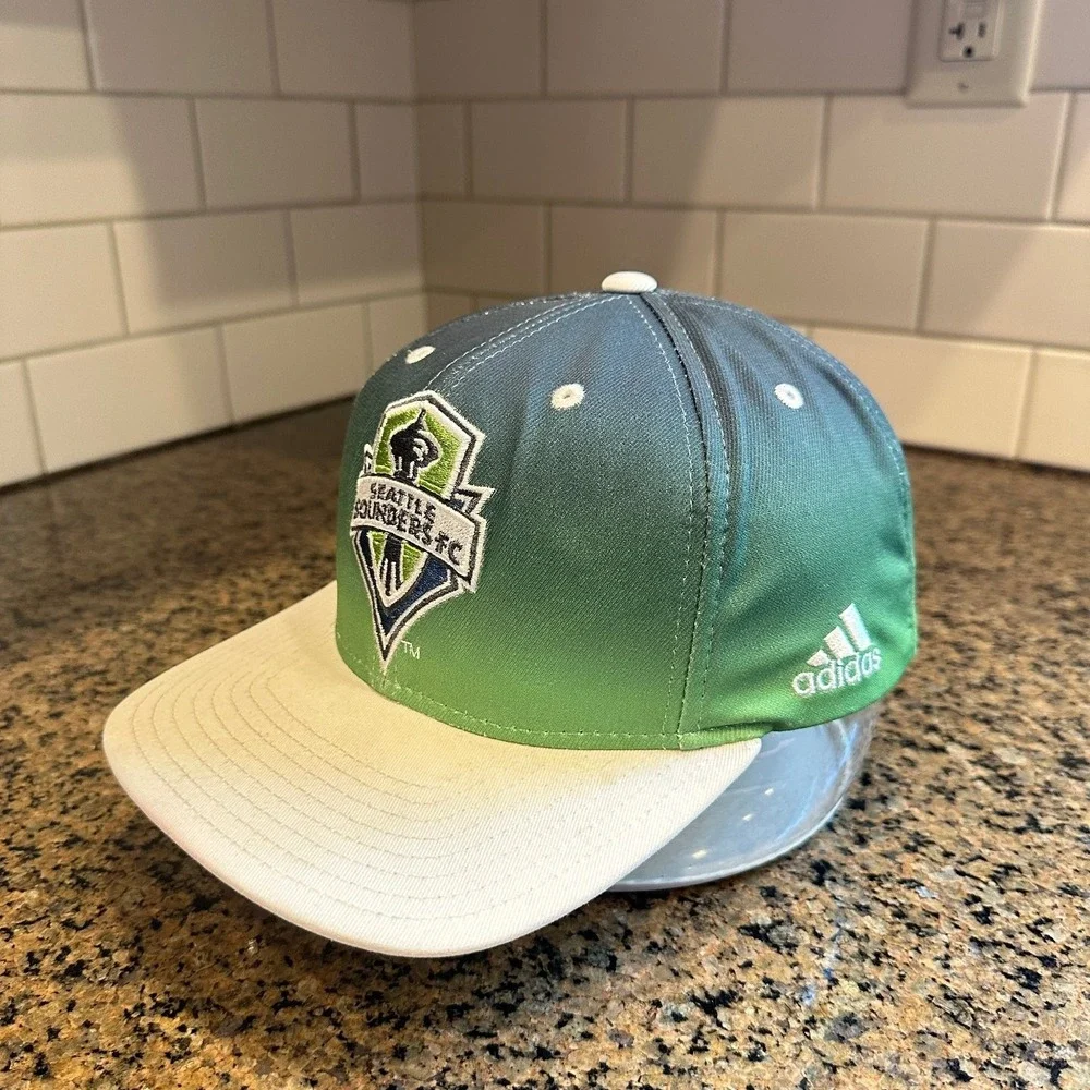 Seattle Sounders FC Hat‎ Adidas Snapback Men's OSFA Ombre Green White MLS